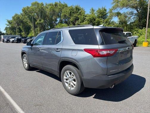 Steel Metallic 2020 Chevrolet Traverse LT Cloth