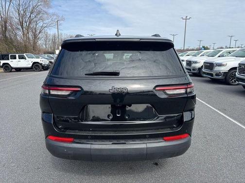 2024 Jeep Grand Cherokee L Laredo