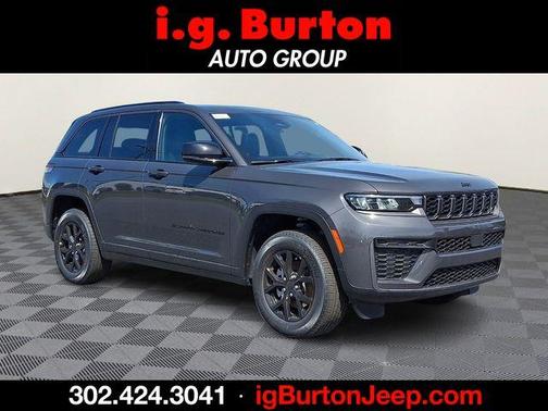 Metallic 2026 Jeep Grand Cherokee Laredo