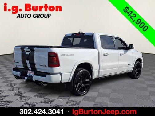 Bright White Clearcoat 2021 RAM 1500 Laramie