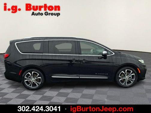 Diamond Black 2026 Chrysler Pacifica Pinnacle