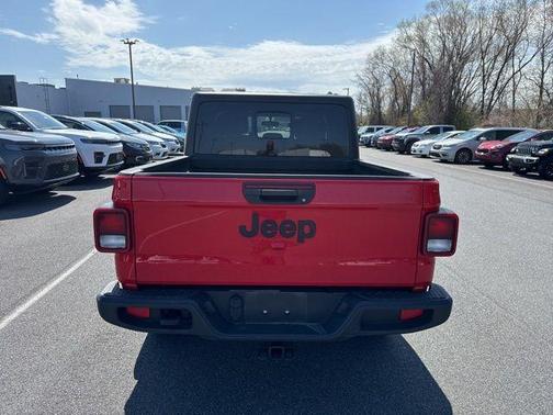 Firecracker Red Clearcoat 2022 Jeep Gladiator Sport