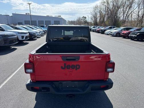 Firecracker Red Clearcoat 2022 Jeep Gladiator Sport