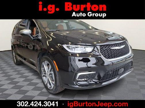 Diamond Black 2026 Chrysler Pacifica Pinnacle