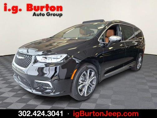 Diamond Black 2026 Chrysler Pacifica Pinnacle