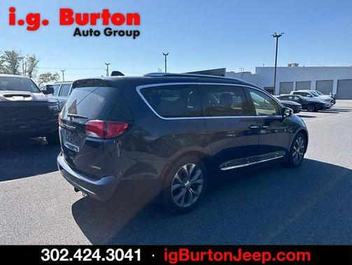 Jazz Blue Pearlcoat 2019 Chrysler Pacifica Limited