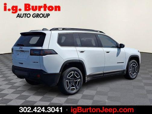Bright White Clearcoat 2026 Jeep Cherokee LAREDO/LIMITED