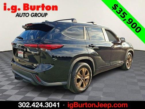 2023 Toyota Highlander Hybrid Bronze Edition