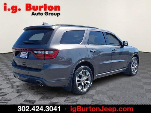 Granite Clearcoat Metallic 2017 Dodge Durango GT