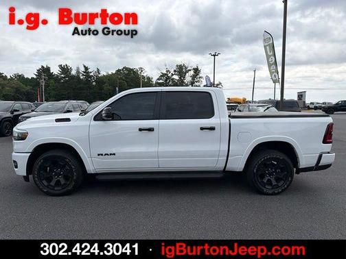 Bright White Clearcoat 2025 RAM 1500 Big Horn/Lone Star
