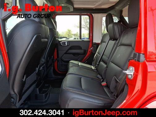 Firecracker Red Clearcoat 2026 Jeep Wrangler Sahara