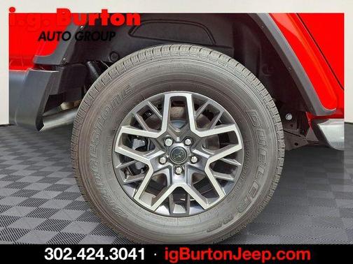 Firecracker Red Clearcoat 2026 Jeep Wrangler Sahara