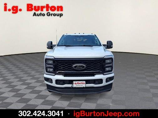 Oxford White 2025 Ford F-350 XLT