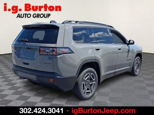 Sting Gray Clearcoat 2026 Jeep Cherokee LAREDO/LIMITED