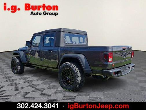 Crystal Metallic 2026 Jeep Gladiator Sport