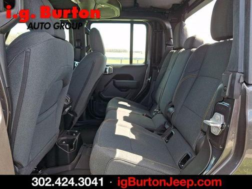 2026 Jeep Gladiator Sport