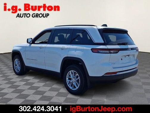 Bright White Clearcoat 2026 Jeep Grand Cherokee Laredo X