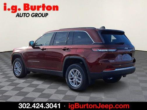 Velvet Red Pearlcoat 2026 Jeep Grand Cherokee Laredo