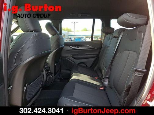 Velvet Red Pearlcoat 2026 Jeep Grand Cherokee Laredo