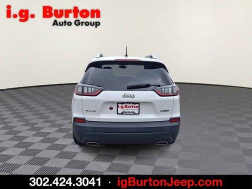 Bright White Clearcoat 2019 Jeep Cherokee Latitude