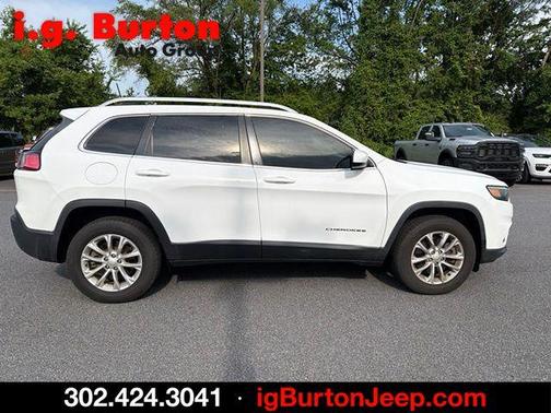 Bright White Clearcoat 2019 Jeep Cherokee Latitude