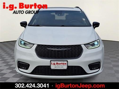 2025 Chrysler Pacifica Hybrid Select