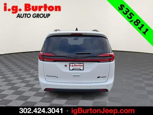 2025 Chrysler Pacifica Hybrid Select