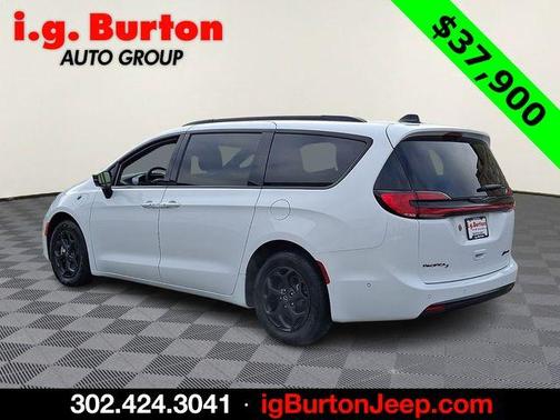 2025 Chrysler Pacifica Hybrid Select