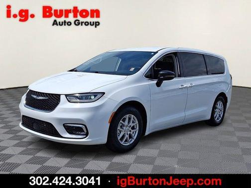 Bright White Clearcoat 2024 Chrysler Pacifica Touring-L