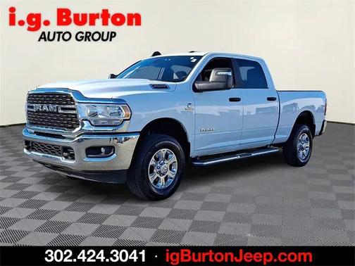 2023 RAM 2500 Big Horn Crew Cab 4x4 64' Box
