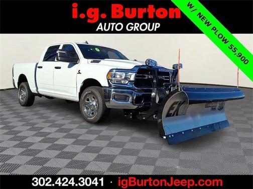 2024 RAM 3500 Tradesman Crew Cab 4x4 64' Box