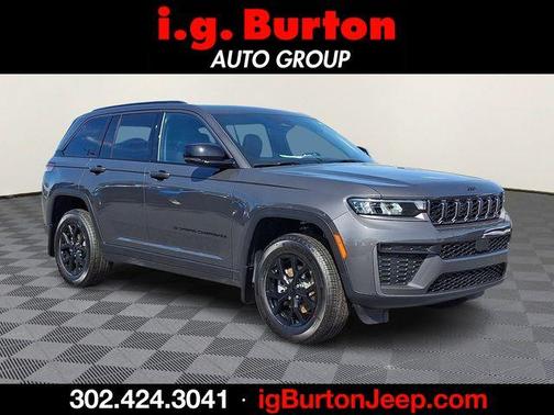 Metallic 2026 Jeep Grand Cherokee Laredo