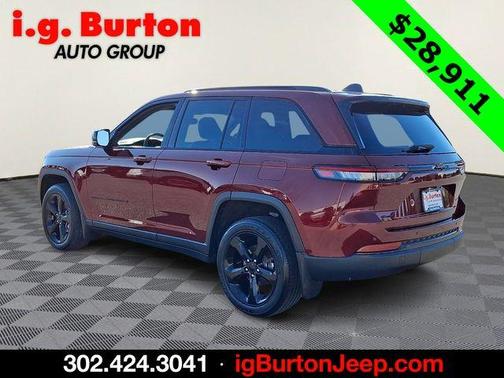 Velvet Red Pearlcoat 2023 Jeep Grand Cherokee Altitude