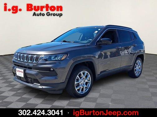 Granite Crystal Clearcoat Metallic 2023 Jeep Compass Latitude Lux