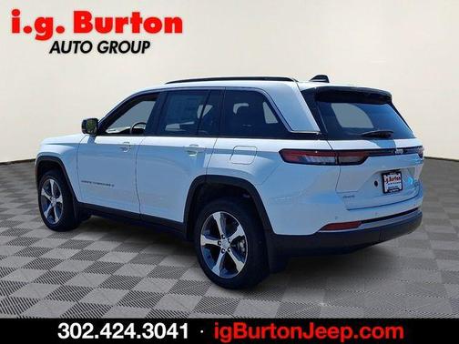 Bright White Clearcoat 2026 Jeep Grand Cherokee Limited