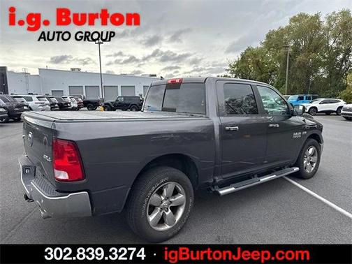 2017 RAM 1500 Big Horn Crew Cab 4x4 57' Box