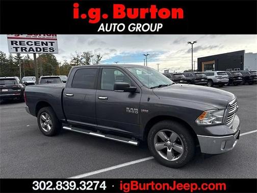 2017 RAM 1500 Big Horn Crew Cab 4x4 57' Box