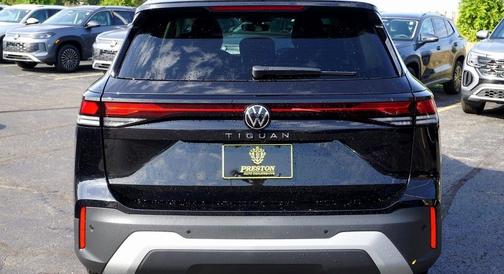 2025 Volkswagen Tiguan 2.0T SE R-Line Black