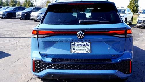 2026 Volkswagen Tiguan 2.0T SE R-Line Black