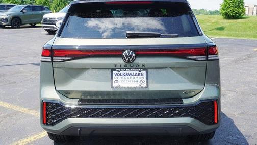 2025 Volkswagen Tiguan 2.0T SE R-Line Black