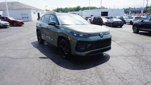 2025 Volkswagen Tiguan 2.0T SE R-Line Black