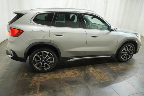 Space Silver Metallic 2023 BMW X1 xDrive28i