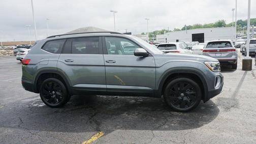 2025 Volkswagen Atlas 2.0T SE
