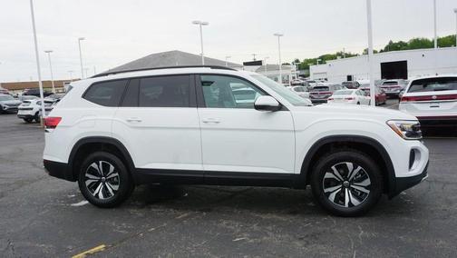 2025 Volkswagen Atlas 2.0T SE