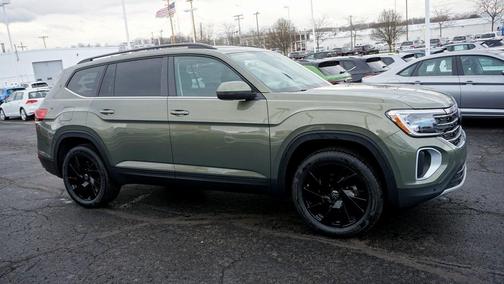 2025 Volkswagen Atlas 2.0T SE