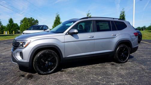 Silver Mist Metallic 2026 Volkswagen Atlas 2.0T SE W/TECHNOLOGY