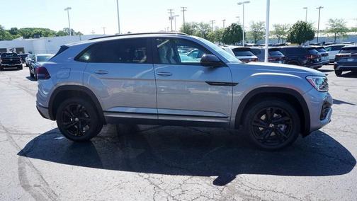 2026 Volkswagen Atlas Cross Sport 2.0T SEL R-Line Black
