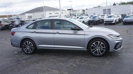 Pyrite 2026 Volkswagen Jetta 1.5T Sport