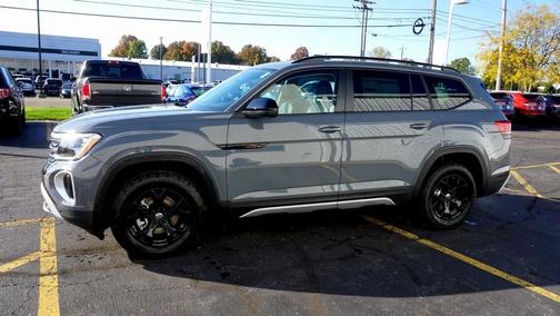 2025 Volkswagen Atlas 2.0T Peak Edition