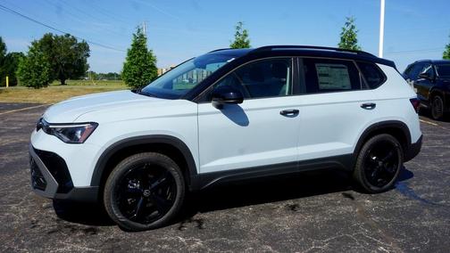 2025 Volkswagen Taos 1.5T SE Black